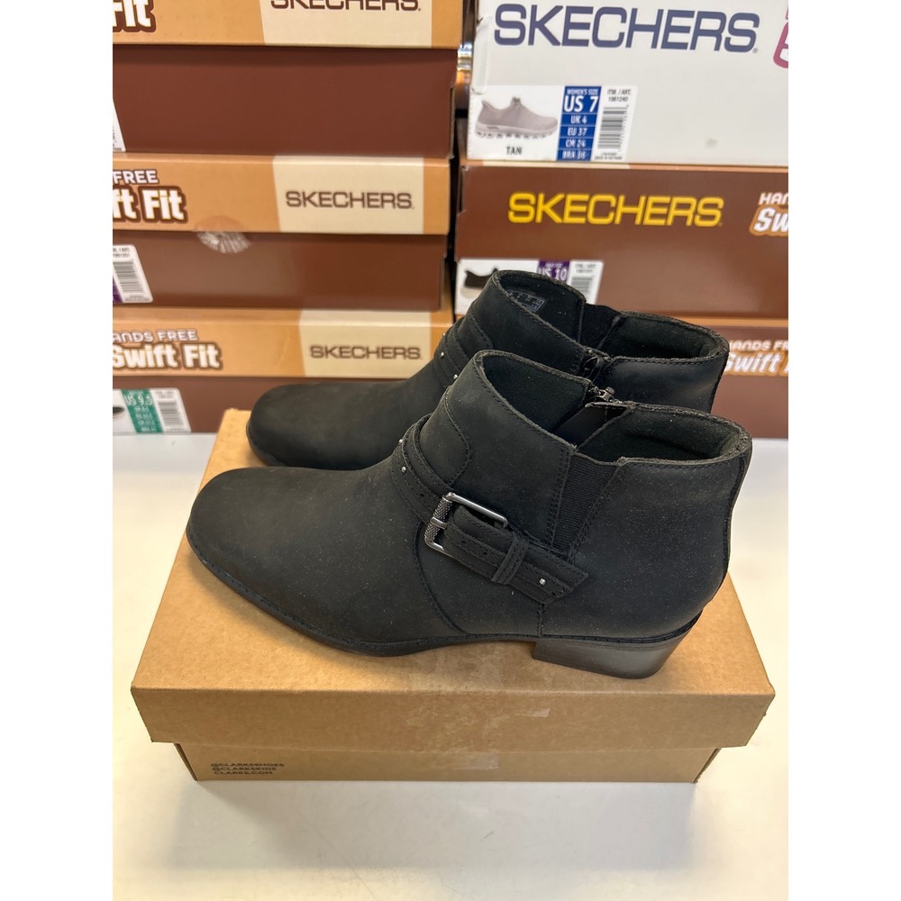Clarks Danyelle Wish Ankle Boots Women 8 Black Leather Buckle Studded Boots 0669